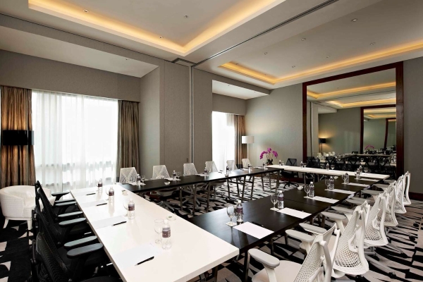 Carlton City Hotel